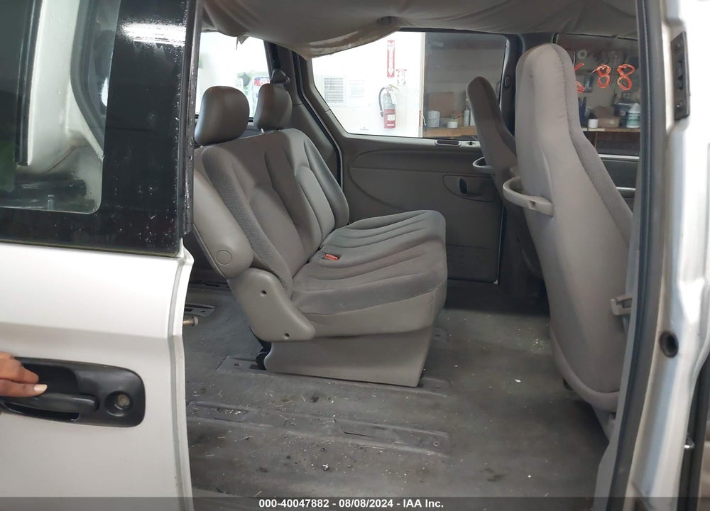 2001 DODGE GRAND CARAVAN SE VIN: 1B4GP24301B252103