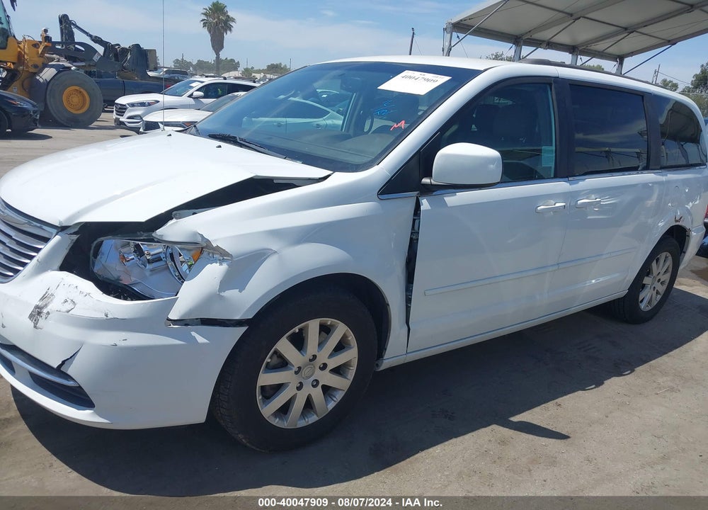2015 CHRYSLER TOWN & COUNTRY LX VIN: 2C4RC1AG8FR672659