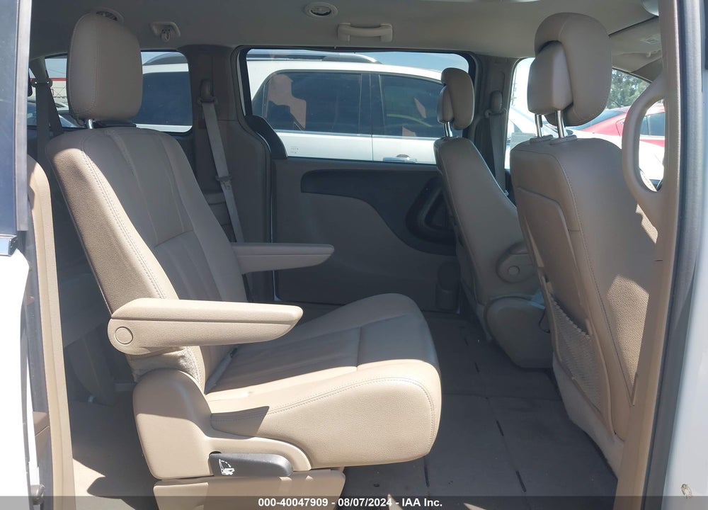 2015 CHRYSLER TOWN & COUNTRY LX VIN: 2C4RC1AG8FR672659