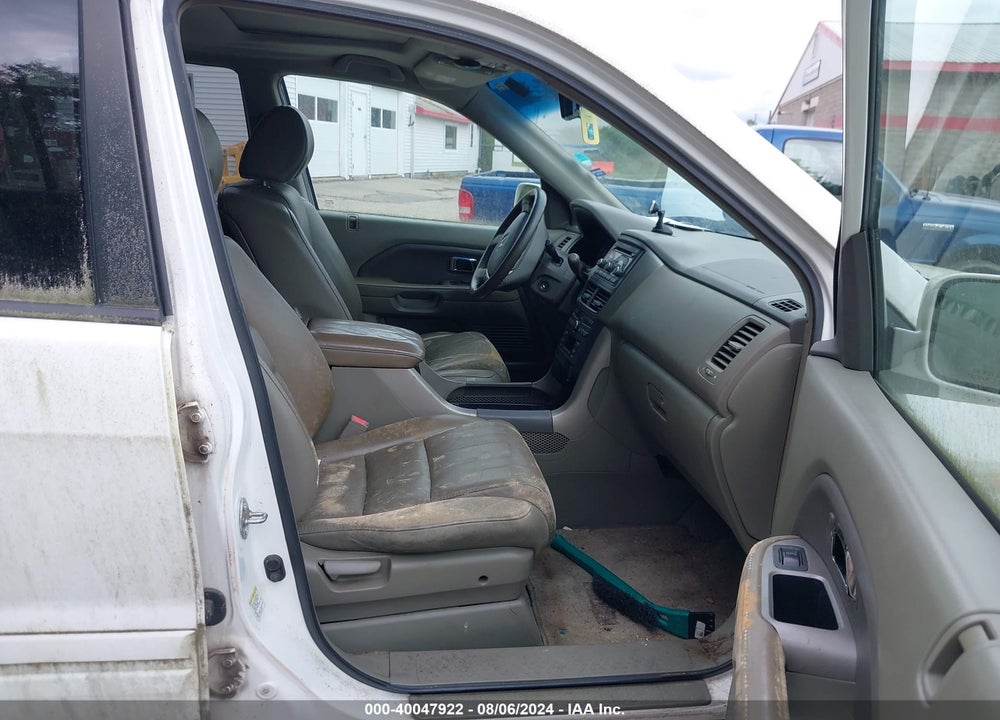 2006 HONDA PILOT EX-L VIN: 2HKYF185X6H540491