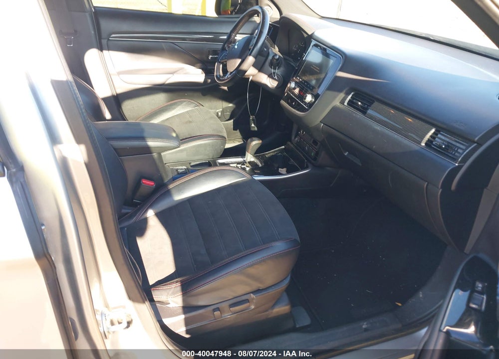 2020 MITSUBISHI OUTLANDER LE 2.4 VIN: JA4AD3A31LJ000746