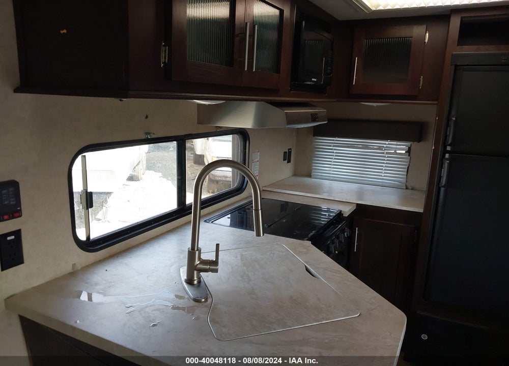 2017 FOREST RIVER OTHER VIN: 4X4TCKZ24H9127534