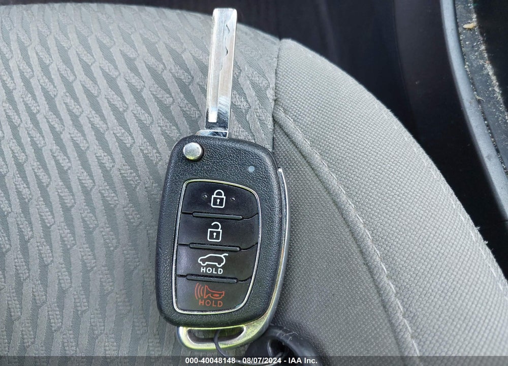 2018 HYUNDAI SANTA FE SE VIN: KM8SMDHF7JU278073