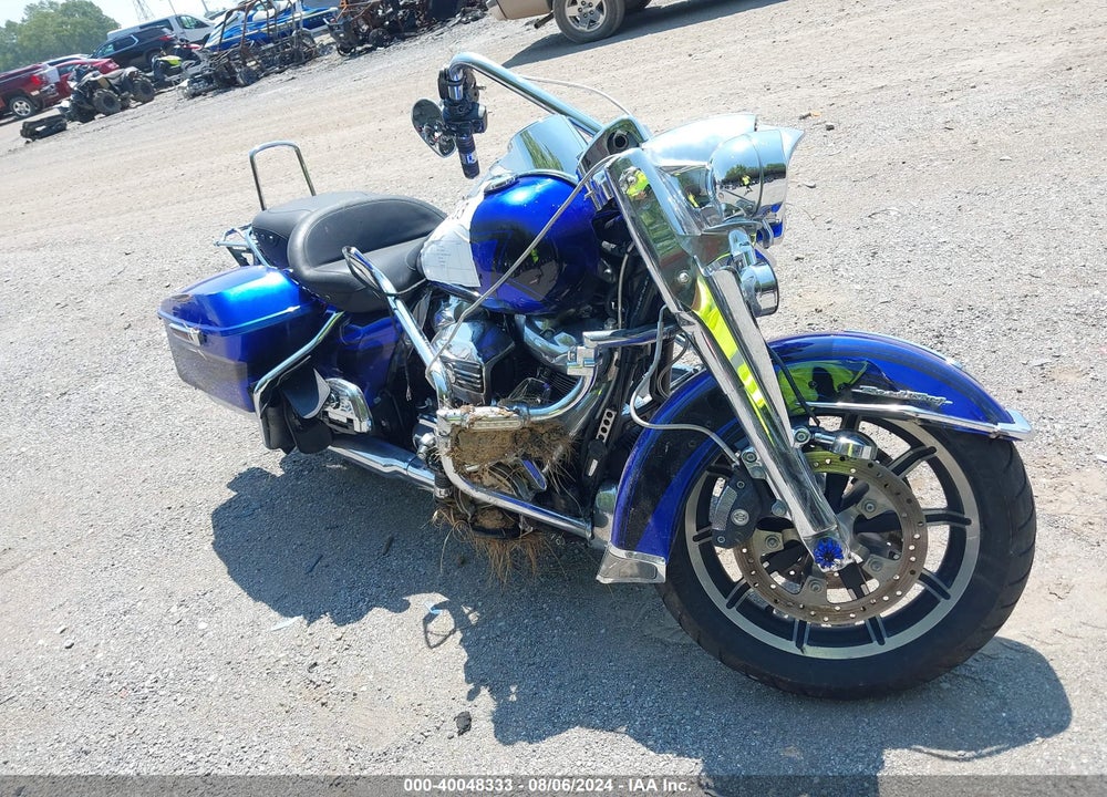 2017 HARLEY-DAVIDSON FLHR ROAD KING VIN: 1HD1FBC14HB690367