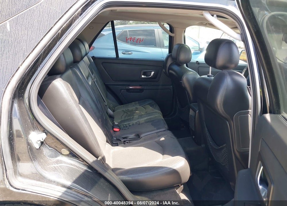 2005 CADILLAC SRX V6 VIN: 1GYEE637250104915