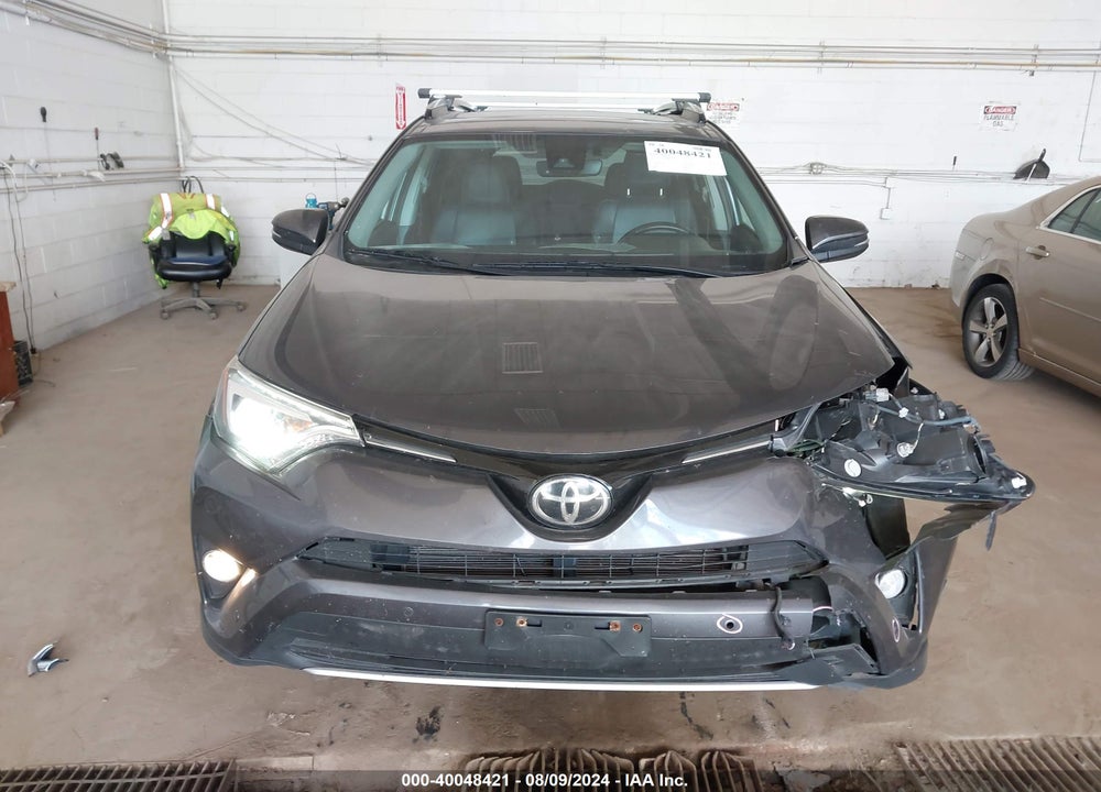 2016 TOYOTA RAV4 LIMITED VIN: JTMDFREV2GJ083637