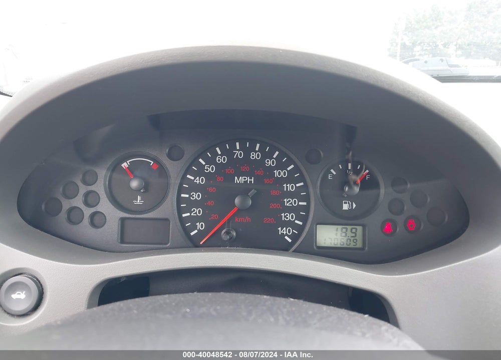 2005 FORD FOCUS ZX4 VIN: 1FAFP34NX5W129287
