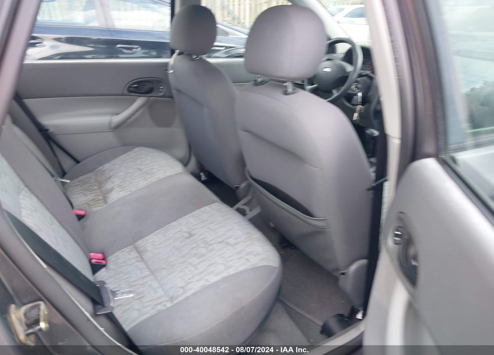 2005 FORD FOCUS ZX4 VIN: 1FAFP34NX5W129287