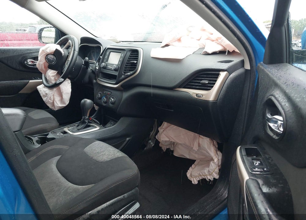 2018 JEEP CHEROKEE LATITUDE FWD VIN: 1C4PJLCB7JD587317