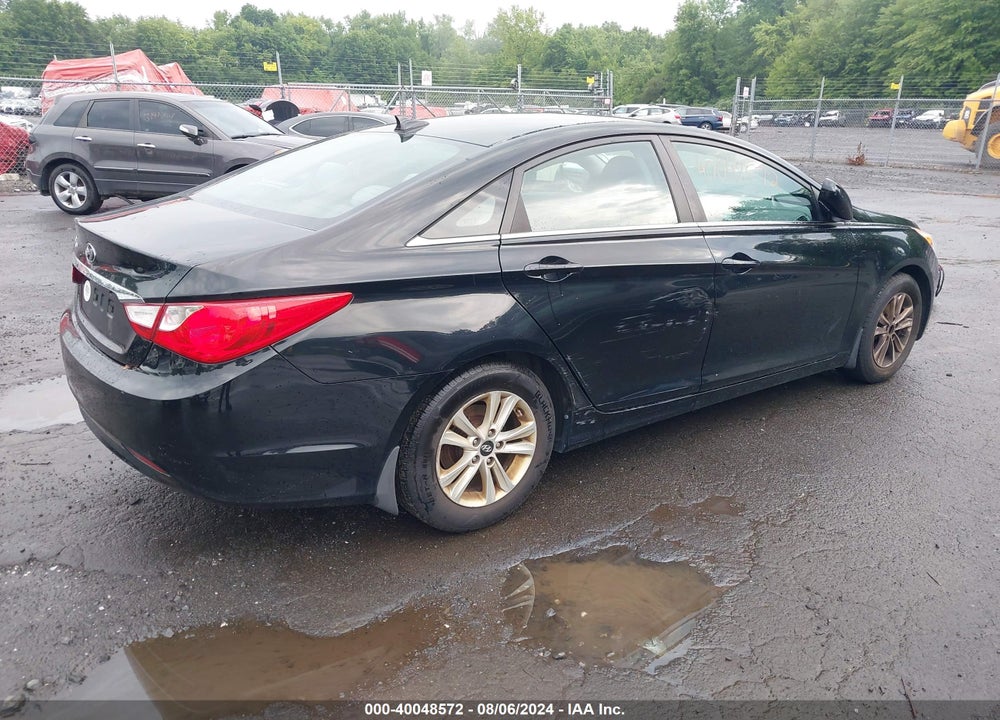 2013 HYUNDAI SONATA GLS VIN: 5NPEB4AC1DH643868