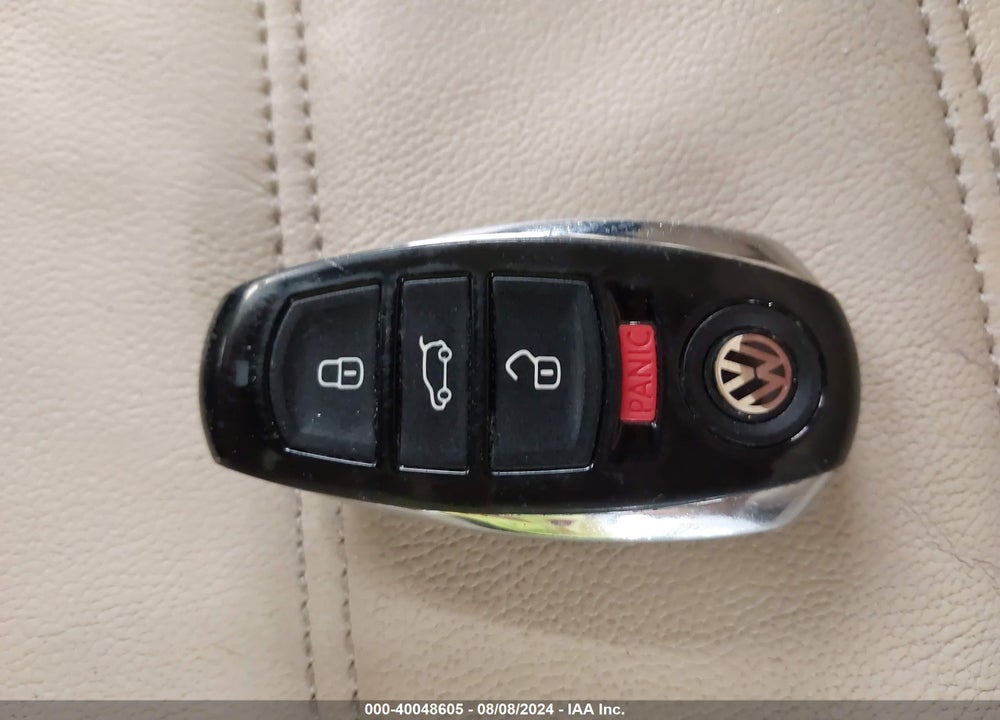 2013 VOLKSWAGEN TOUAREG VR6 LUX VIN: WVGEF9BPXDD002528