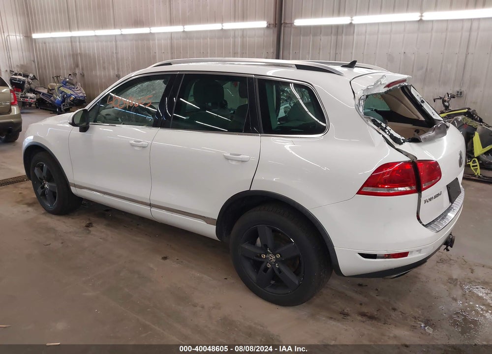 2013 VOLKSWAGEN TOUAREG VR6 LUX VIN: WVGEF9BPXDD002528