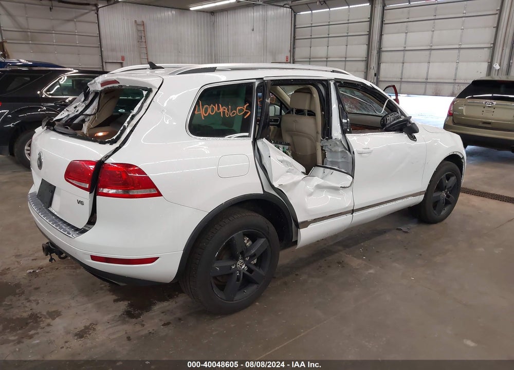 2013 VOLKSWAGEN TOUAREG VR6 LUX VIN: WVGEF9BPXDD002528