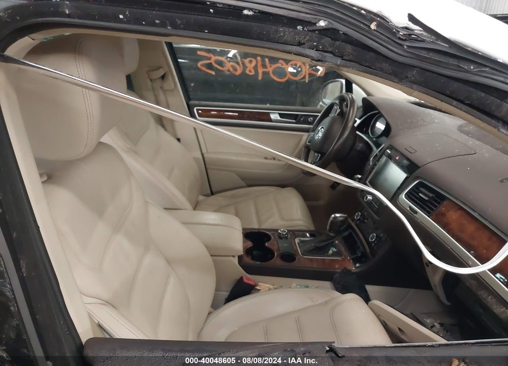 2013 VOLKSWAGEN TOUAREG VR6 LUX VIN: WVGEF9BPXDD002528