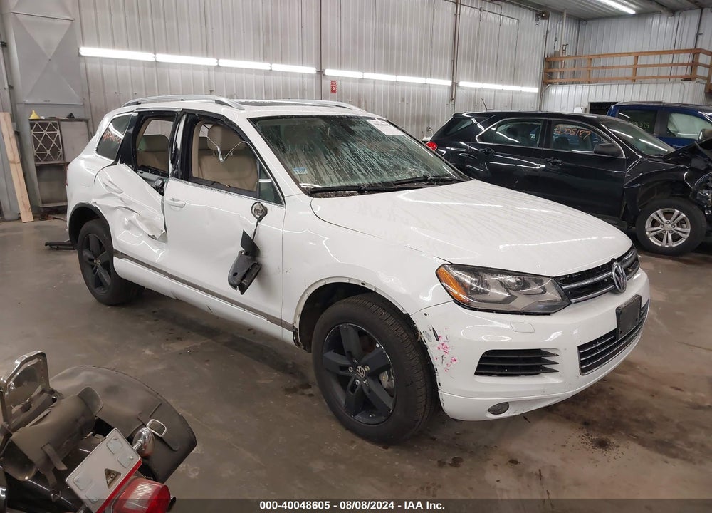2013 VOLKSWAGEN TOUAREG VR6 LUX VIN: WVGEF9BPXDD002528
