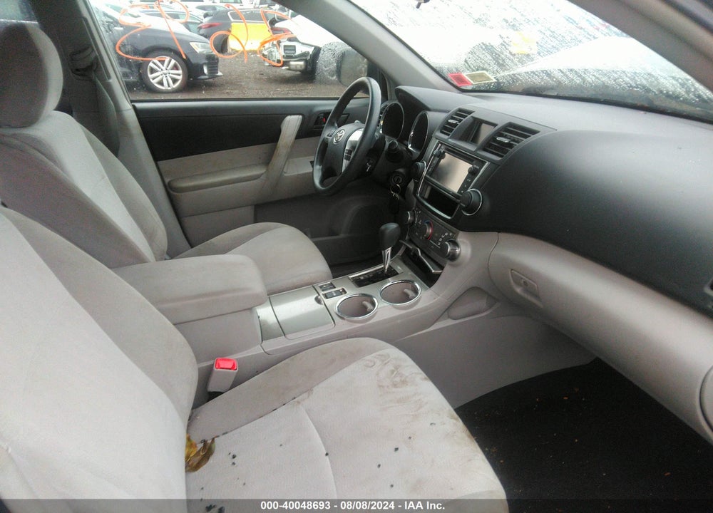 2013 TOYOTA HIGHLANDER BASE V6 VIN: 5TDBK3EH9DS220761