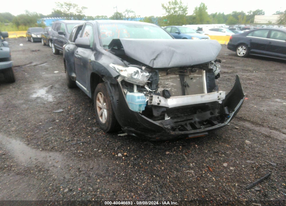 2013 TOYOTA HIGHLANDER BASE V6 VIN: 5TDBK3EH9DS220761