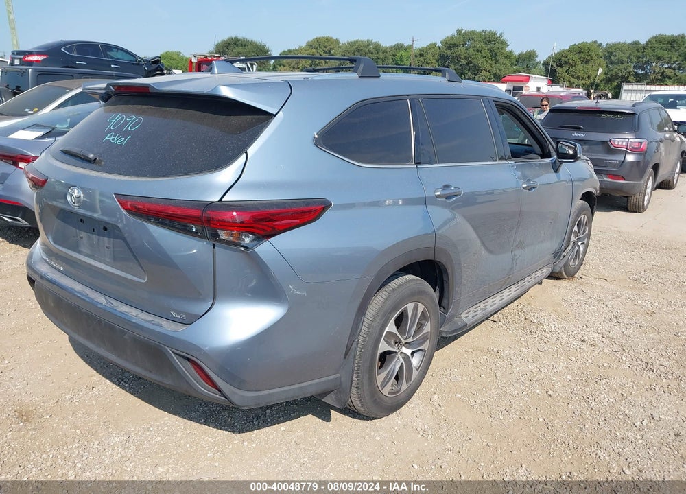 2021 TOYOTA HIGHLANDER XLE VIN: 5TDGZRAH6MS084518