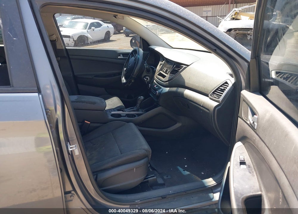 2016 HYUNDAI TUCSON SE VIN: KM8J23A45GU042065