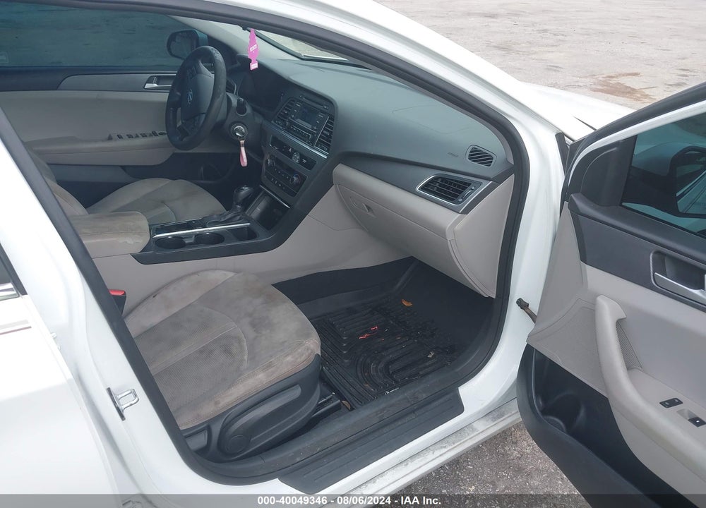 2015 HYUNDAI SONATA SE VIN: 5NPE24AF1FH228997