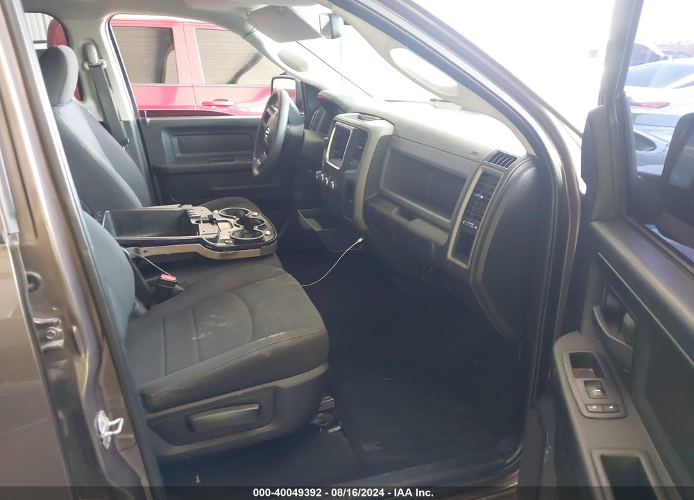 2019 RAM 1500 CLASSIC TRADESMAN QUAD CAB 4X2 6'4 BOX VIN: 1C6RR6FG5KS603710