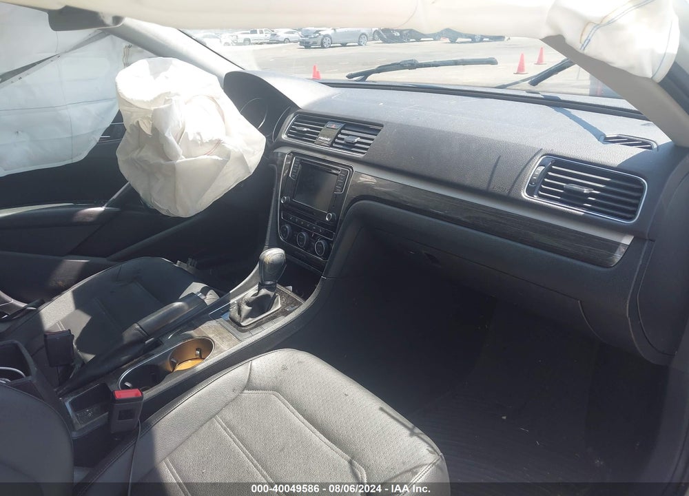 2018 VOLKSWAGEN PASSAT 2.0T SE VIN: 1VWBA7A32JC005513