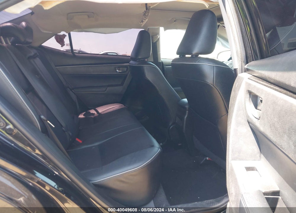 2018 TOYOTA COROLLA XLE VIN: 5YFBURHEXJP738428