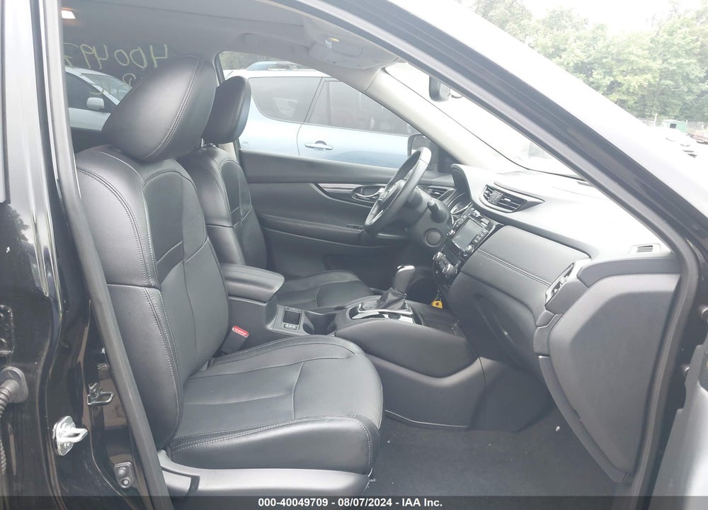 2017 NISSAN ROGUE SL VIN: 5N1AT2MT2HC856269