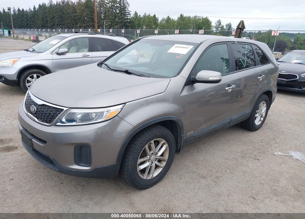 2014 KIA SORENTO LX VIN: 5XYKTCA65EG542152