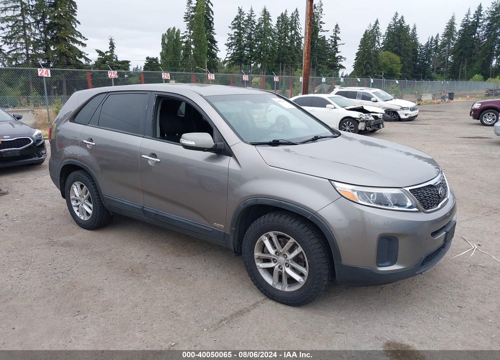 2014 KIA SORENTO LX VIN: 5XYKTCA65EG542152