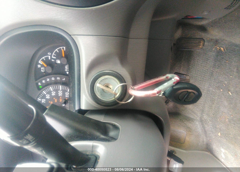 2002 TOYOTA TUNDRA LTD V8 VIN: 5TBRT38182S224915
