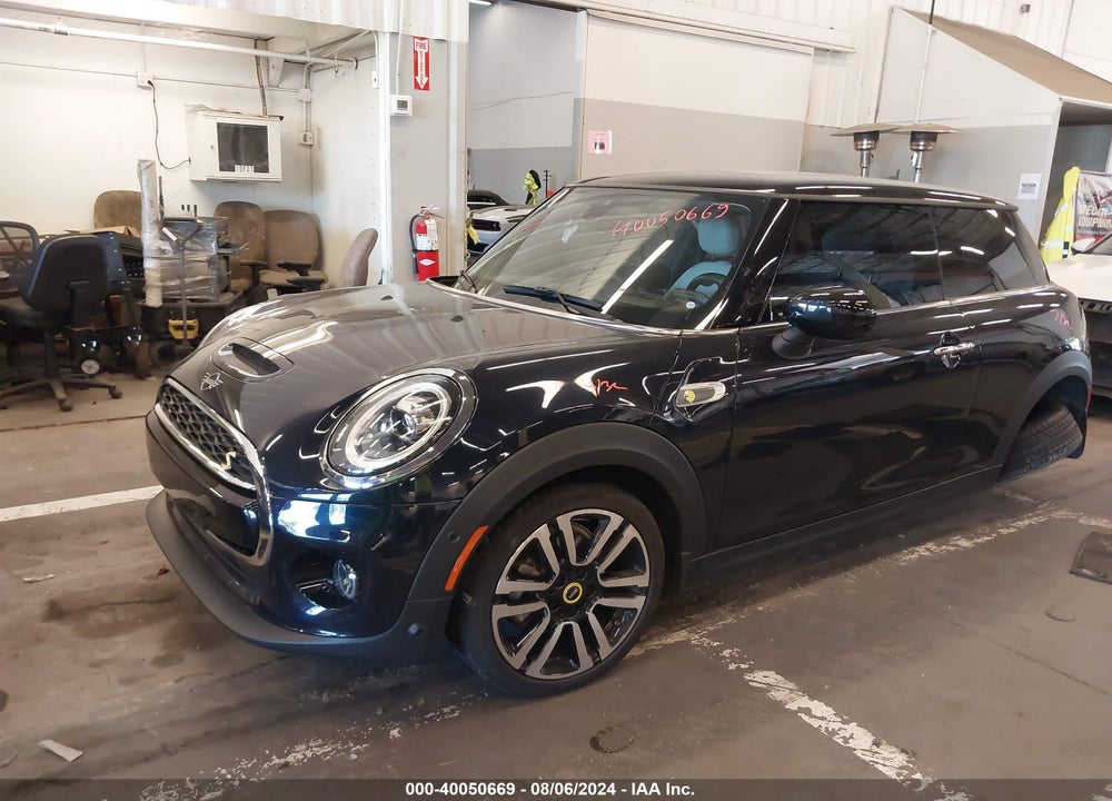 2021 MINI SE HARDTOP COOPER VIN: WMWXP3C07M2P19762