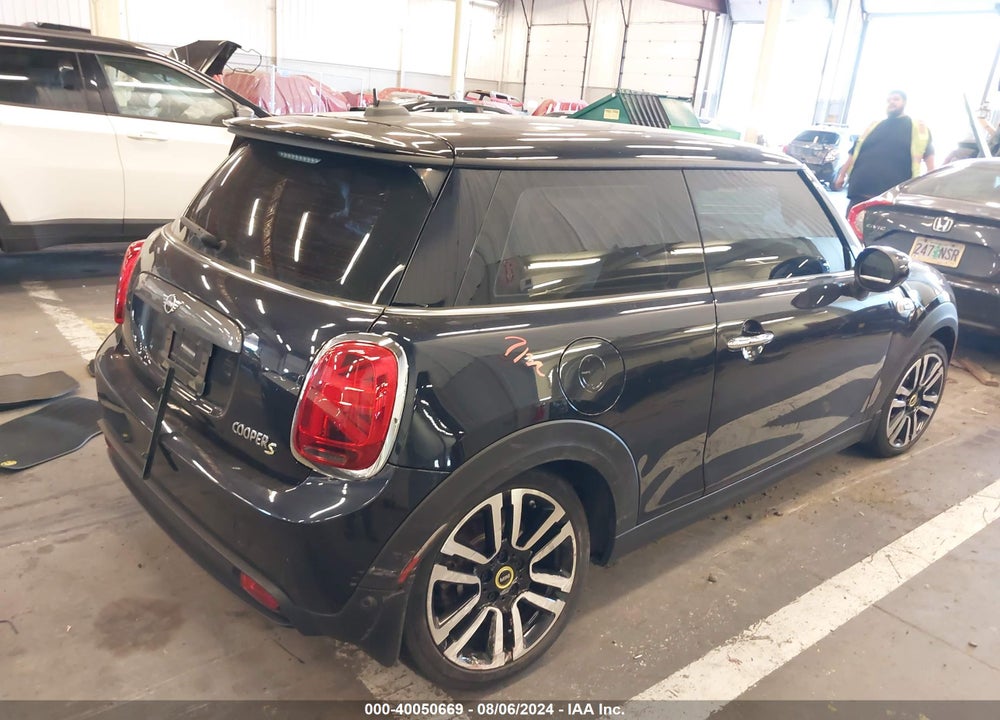 2021 MINI SE HARDTOP COOPER VIN: WMWXP3C07M2P19762