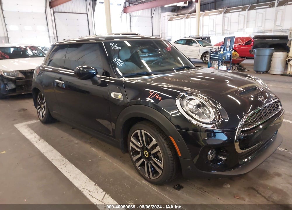 2021 MINI SE HARDTOP COOPER VIN: WMWXP3C07M2P19762