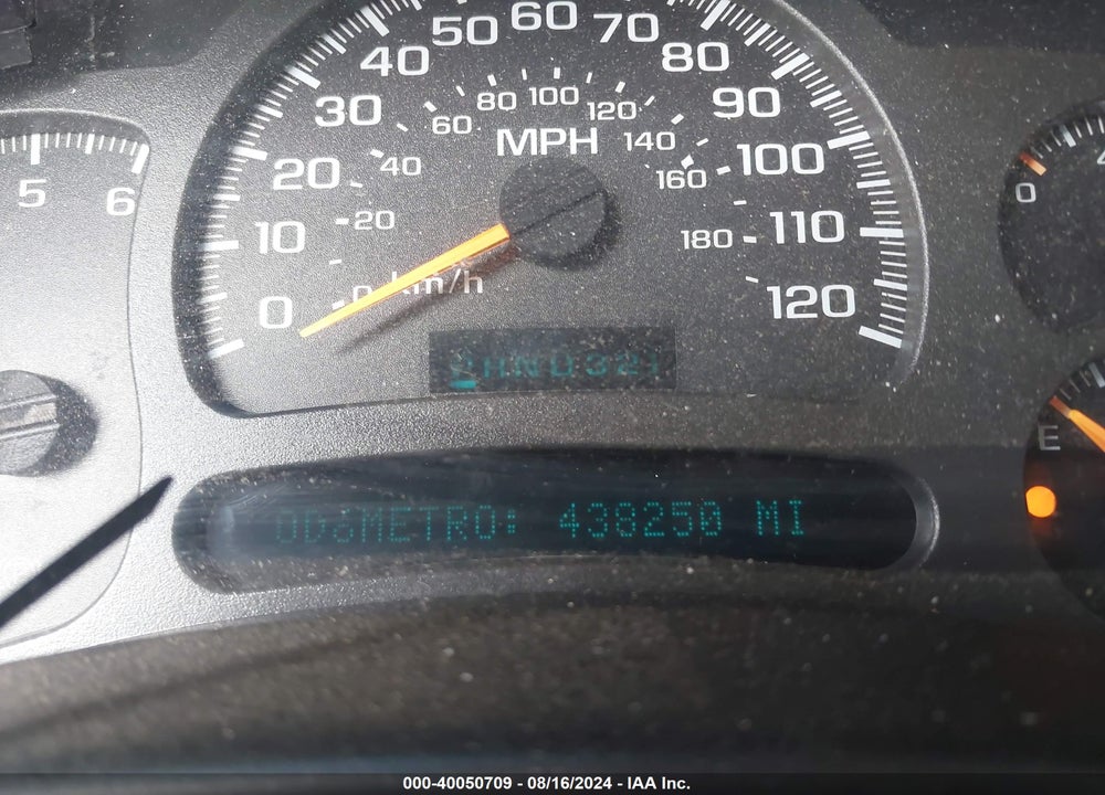2003 CHEVROLET SUBURBAN 1500 LT VIN: 3GNEC16Z73G215925