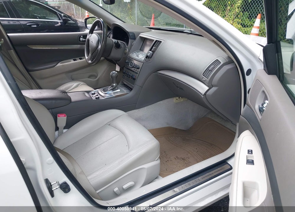 2015 INFINITI Q40 VIN: JN1CV6AR3FM650136