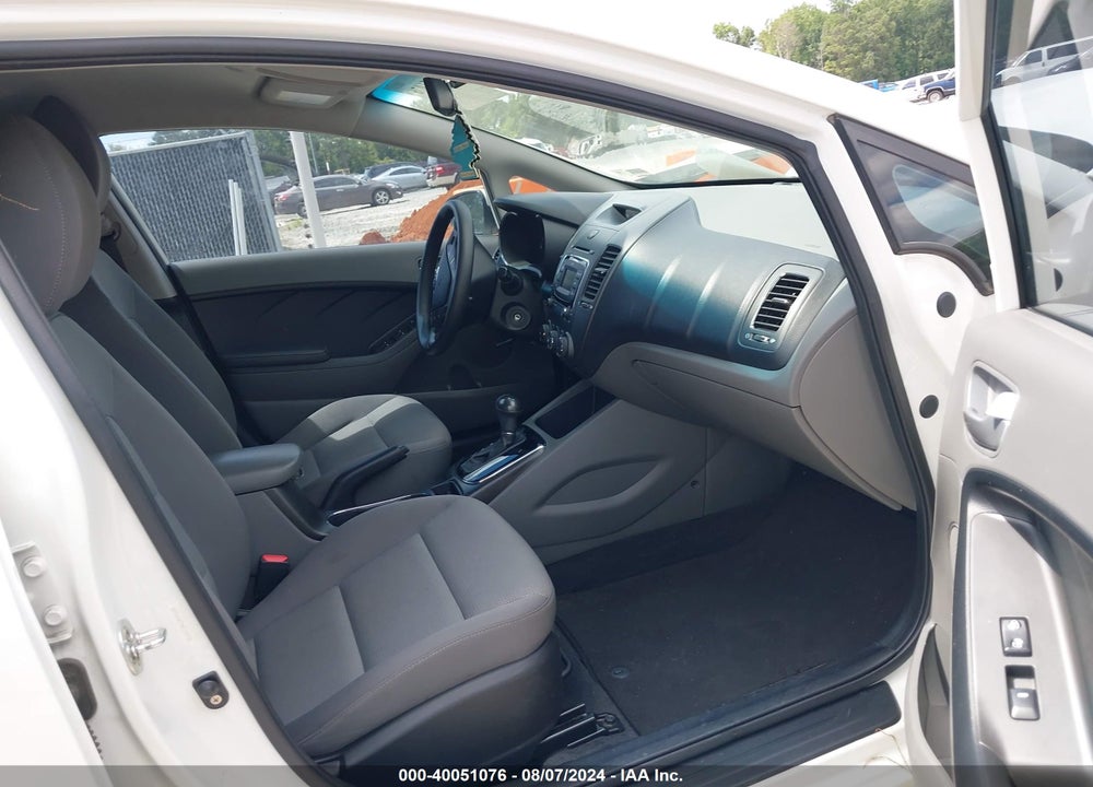 2017 KIA FORTE LX VIN: 3KPFK4A7XHE114906