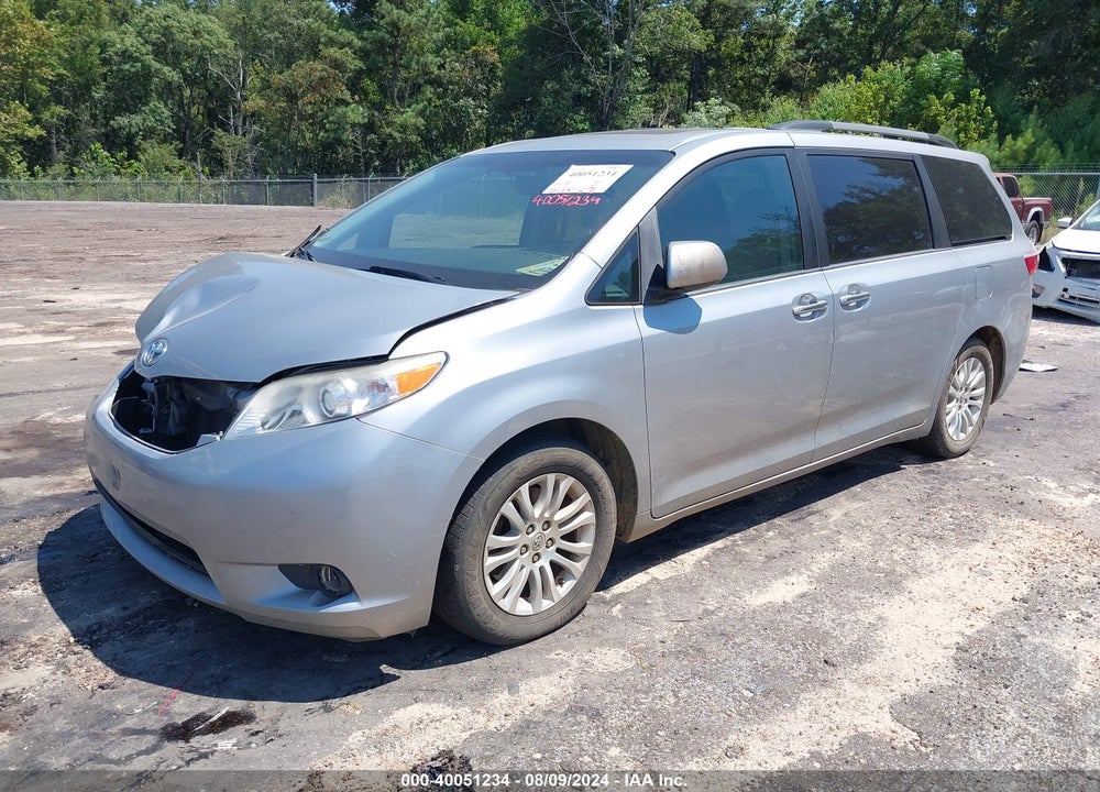 2015 TOYOTA SIENNA XLE 8 PASSENGER VIN: 5TDYK3DC0FS632375