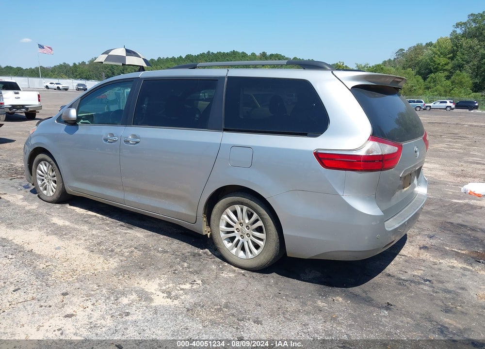 2015 TOYOTA SIENNA XLE 8 PASSENGER VIN: 5TDYK3DC0FS632375