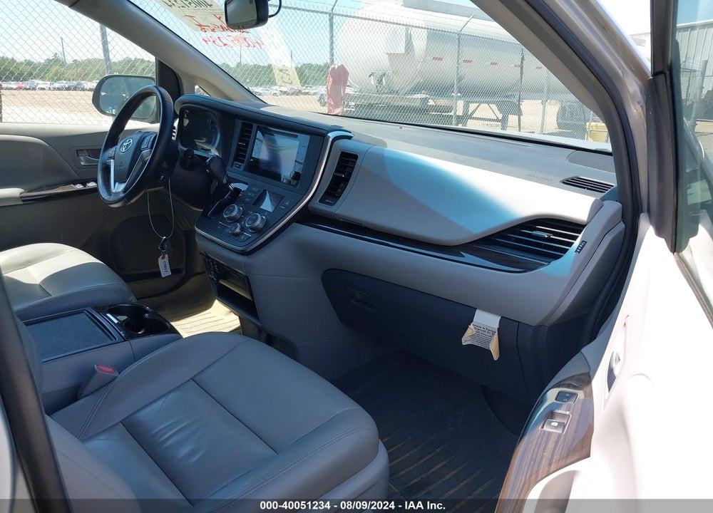 2015 TOYOTA SIENNA XLE 8 PASSENGER VIN: 5TDYK3DC0FS632375