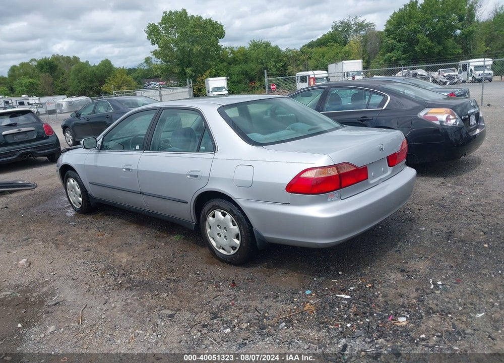 1999 HONDA ACCORD LX VIN: 1HGCG5646XA124943