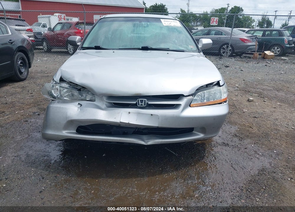 1999 HONDA ACCORD LX VIN: 1HGCG5646XA124943