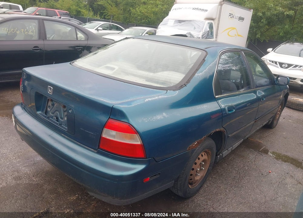 1994 HONDA ACCORD LX/EX VIN: 1HGCD5532RA153084