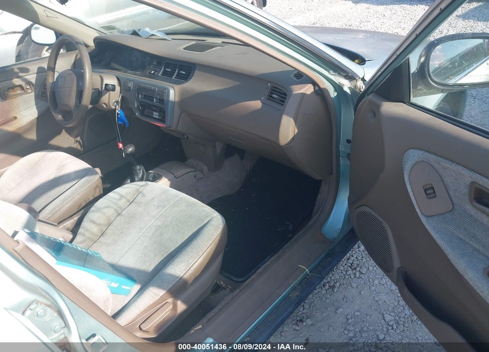 1992 HONDA CIVIC LX VIN: 1HGEG8559NL047930