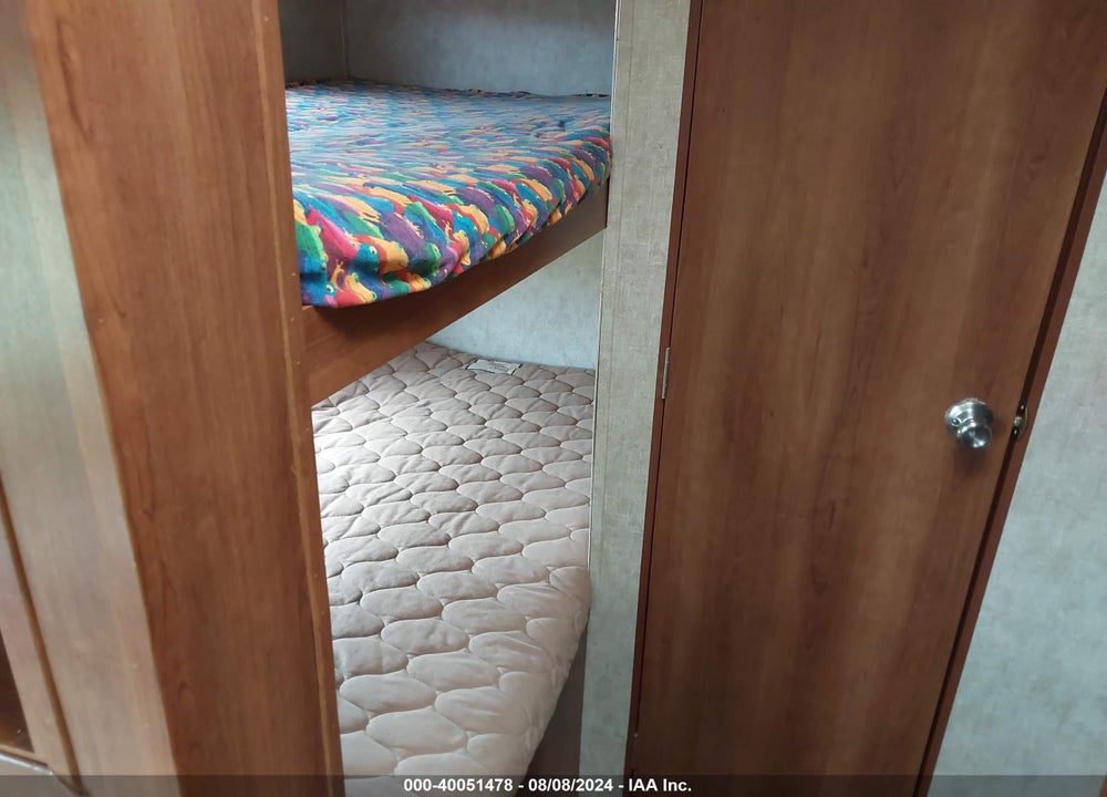2015 AVENGER TRAVEL TRAILER VIN: 5ZT2AVRB0FB907995