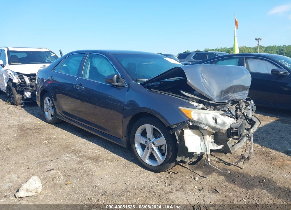 2014 TOYOTA CAMRY SE VIN: 4T1BF1FK8EU841047
