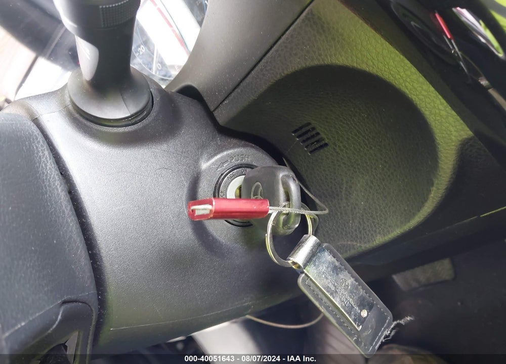 2019 TOYOTA COROLLA LE VIN: 5YFBURHE4KP929411