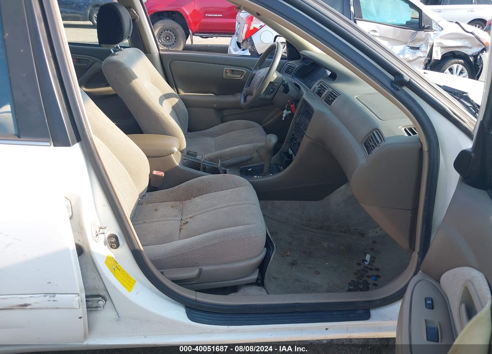2000 TOYOTA CAMRY LE V6 VIN: JT2BF28K4Y0245963