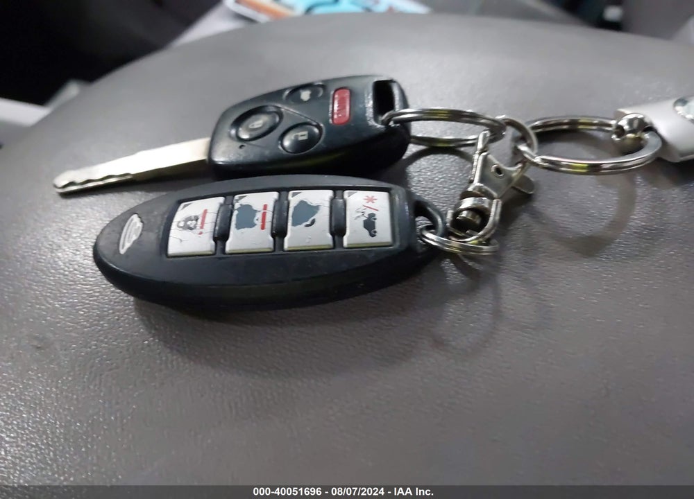 2011 HONDA PILOT TOURING VIN: 5FNYF4H96BB063877