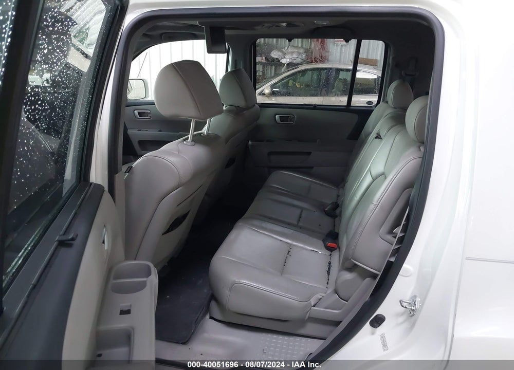 2011 HONDA PILOT TOURING VIN: 5FNYF4H96BB063877